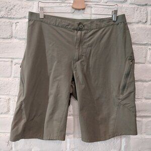 Patagonia Shorts Mens 36 Green Stretch Zip Pocket Tagless Hiking Outdoor Camping